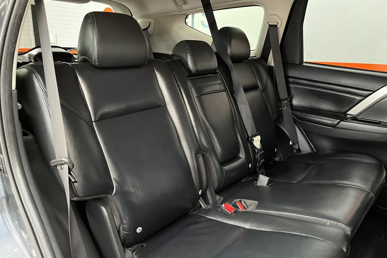 2020 Mitsubishi Pajero