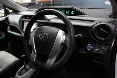 2012 Toyota Aqua - Thumbnail