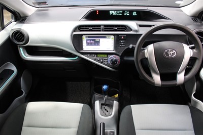 2012 Toyota Aqua - Thumbnail