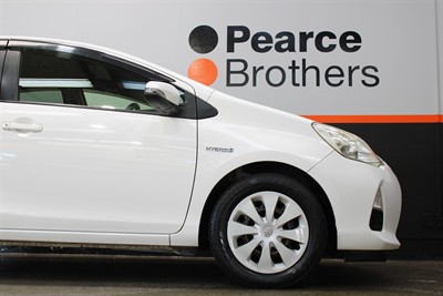 2012 Toyota Aqua - Thumbnail