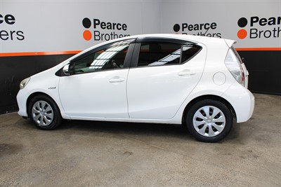 2012 Toyota Aqua - Thumbnail