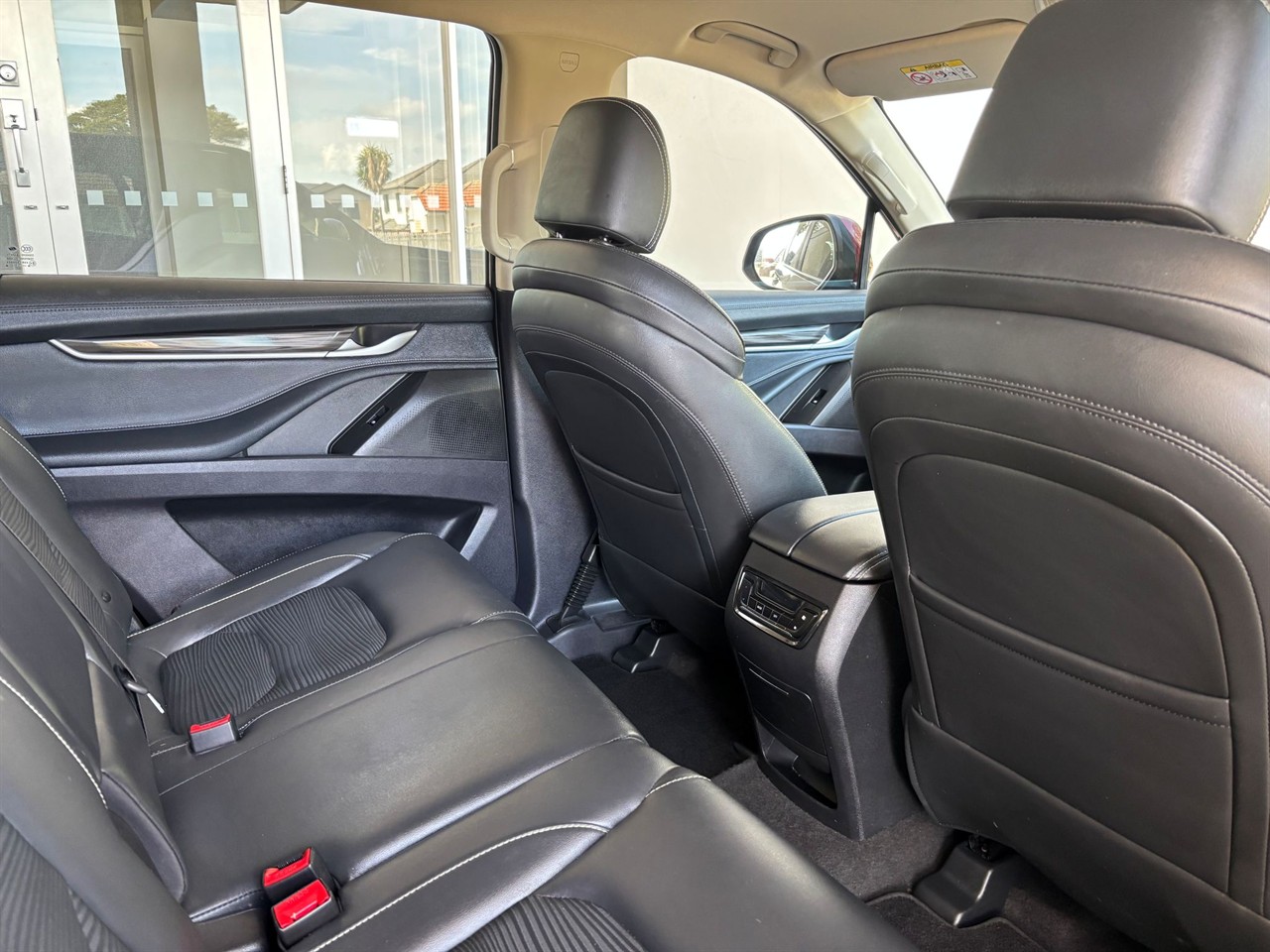 2021 LDV D90
