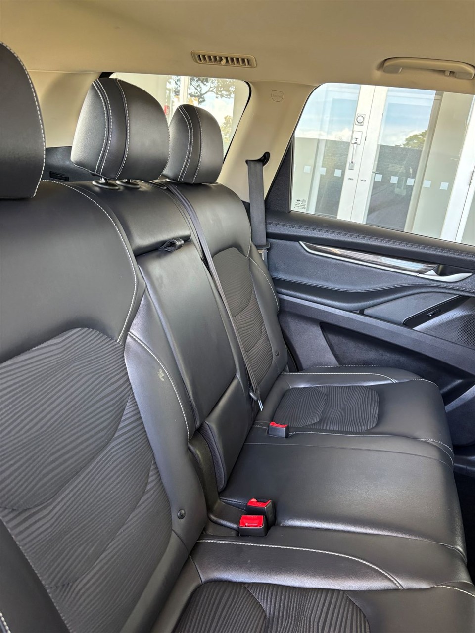 2021 LDV D90