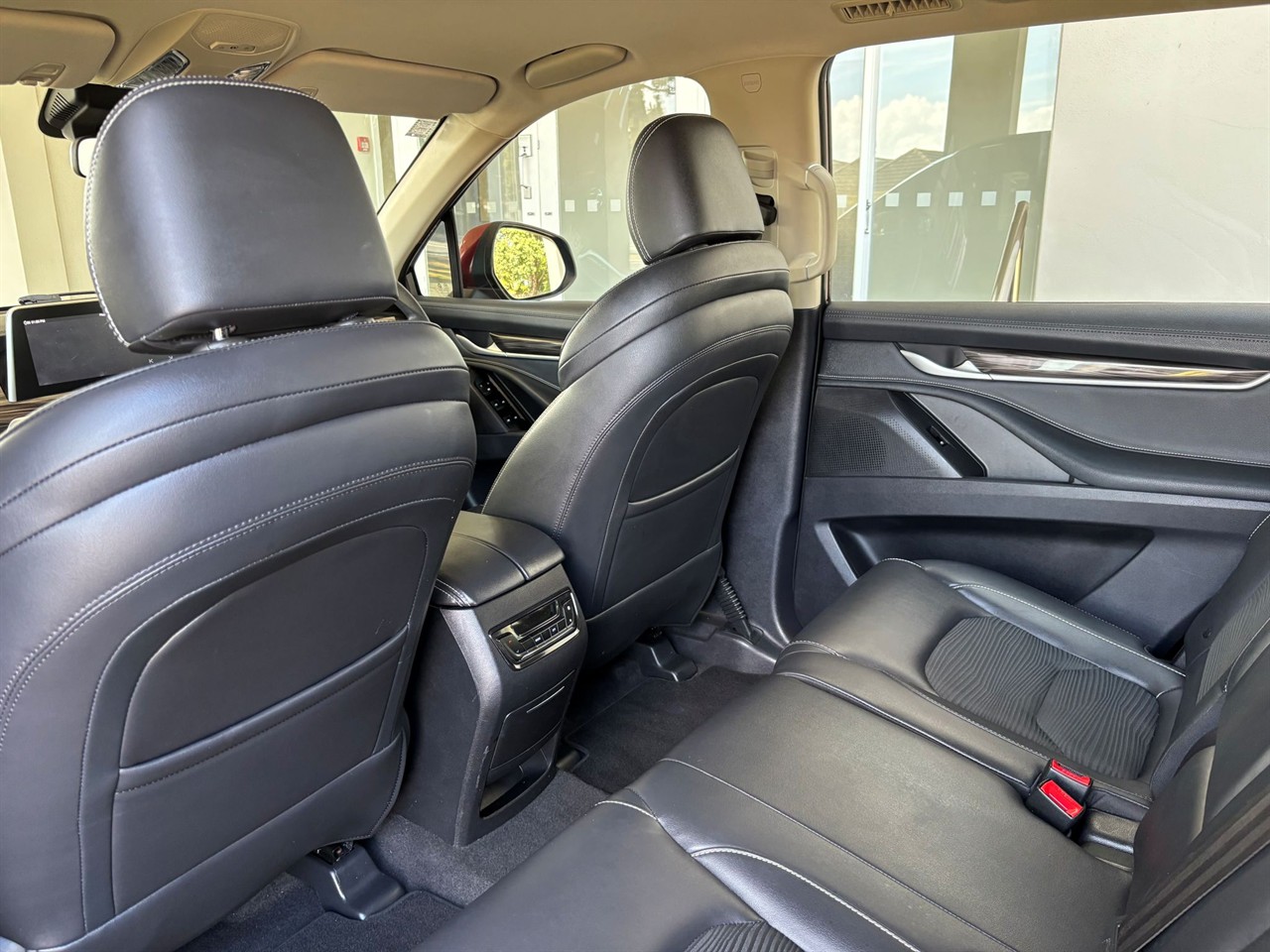 2021 LDV D90