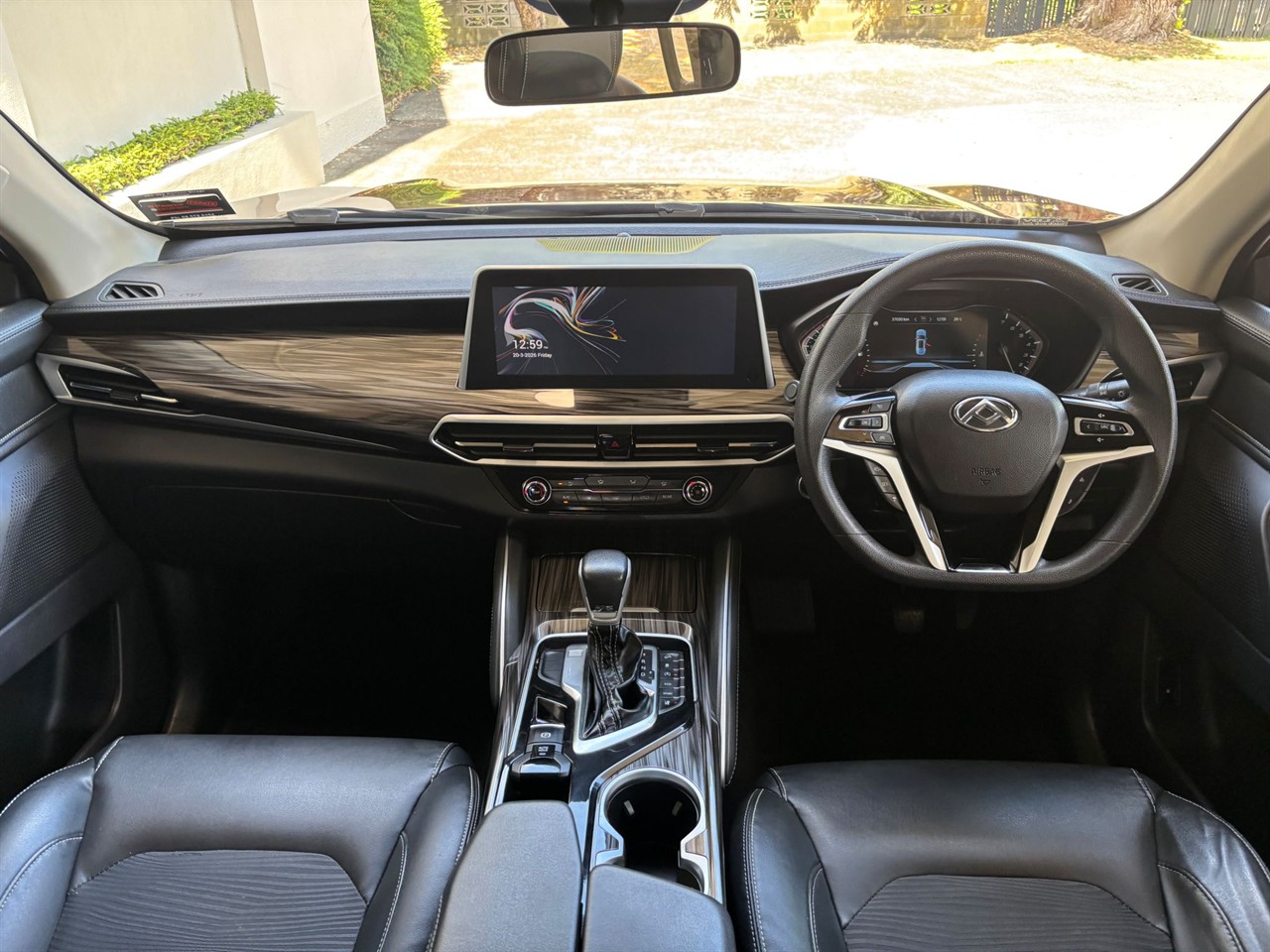 2021 LDV D90