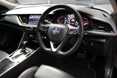 2018 Holden Commodore - Thumbnail