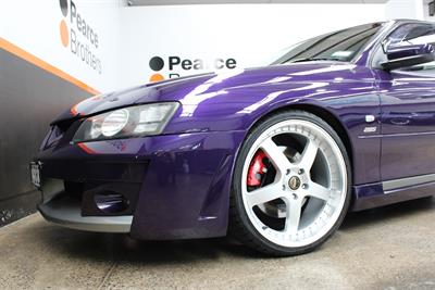 2004 Holden COMMODORE - Thumbnail