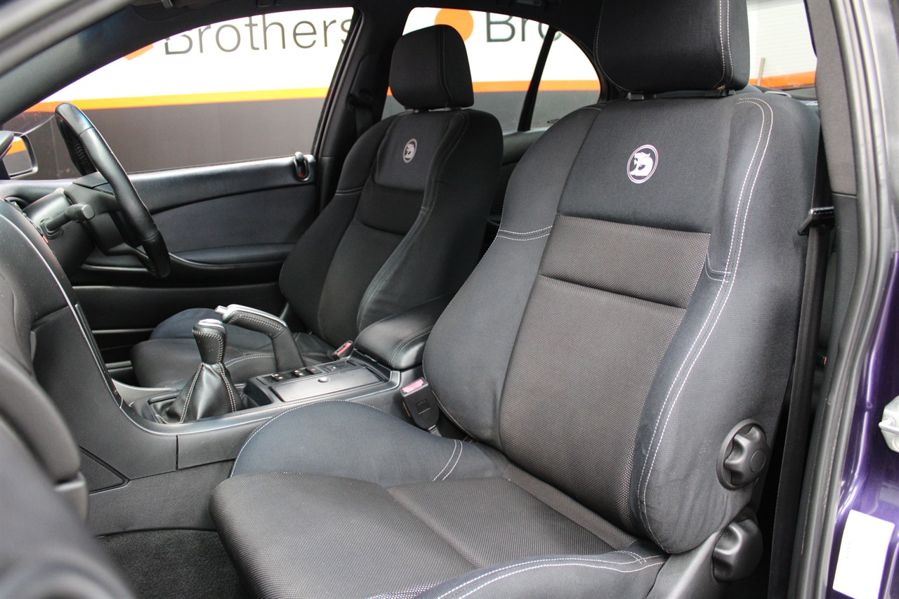 2004 Holden COMMODORE