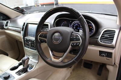 2017 Jeep Grand Cherokee - Thumbnail