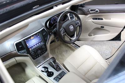 2017 Jeep Grand Cherokee - Thumbnail