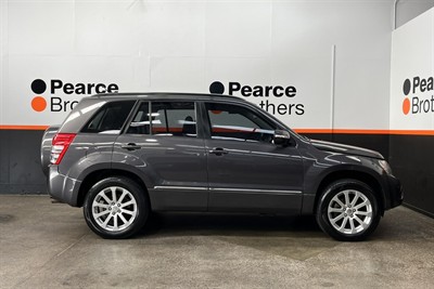 2015 Suzuki Grand Vitara - Thumbnail