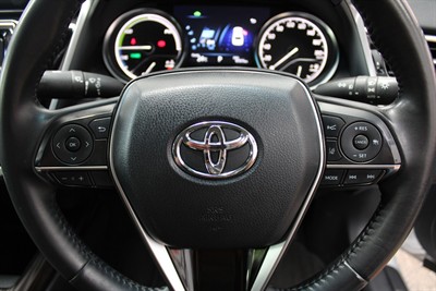 2017 Toyota Camry - Thumbnail