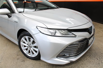 2017 Toyota Camry - Thumbnail
