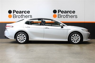 2017 Toyota Camry - Thumbnail