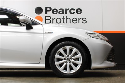 2017 Toyota Camry - Thumbnail