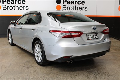 2017 Toyota Camry - Thumbnail