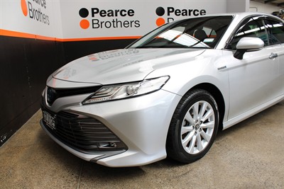 2017 Toyota Camry - Thumbnail