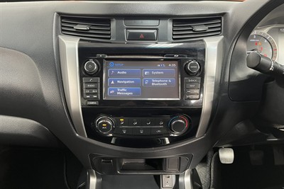 2019 Nissan Navara - Thumbnail