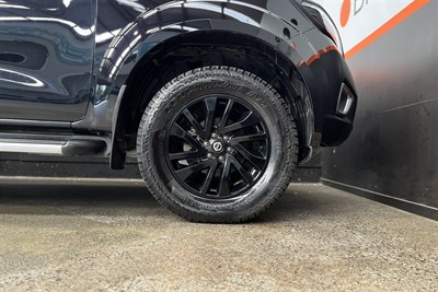 2019 Nissan Navara - Thumbnail