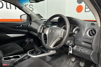 2019 Nissan Navara - Thumbnail