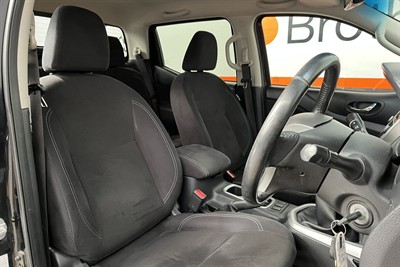 2019 Nissan Navara - Thumbnail