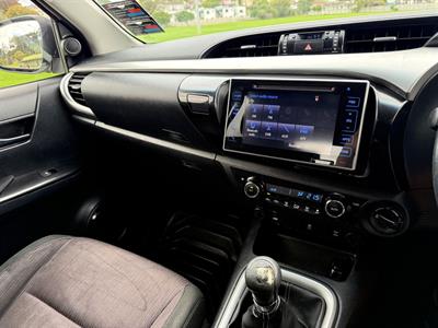 2017 Toyota Hilux - Thumbnail