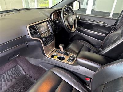 2016 Jeep GRAND CHEROKEE - Thumbnail
