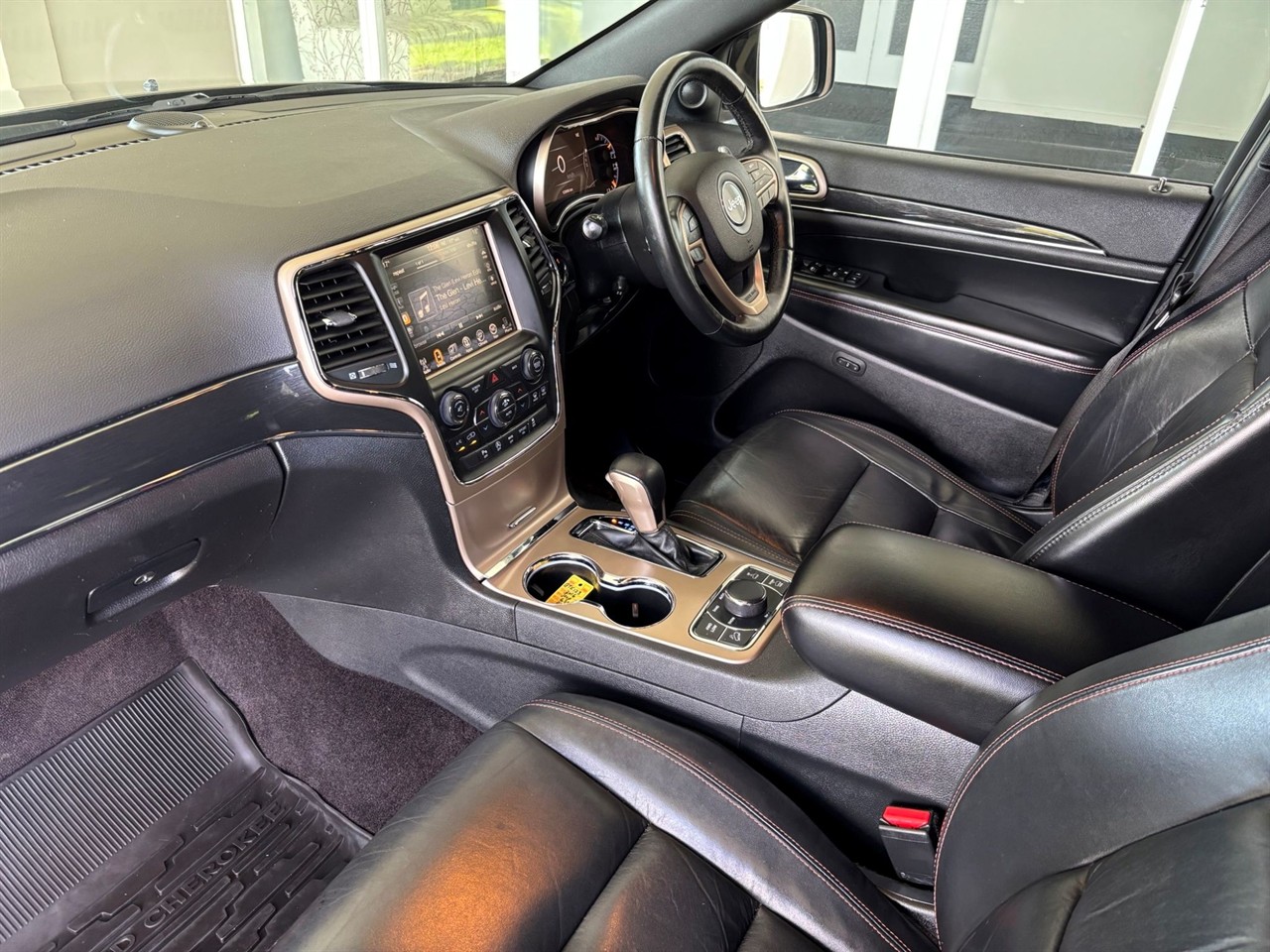 2016 Jeep GRAND CHEROKEE