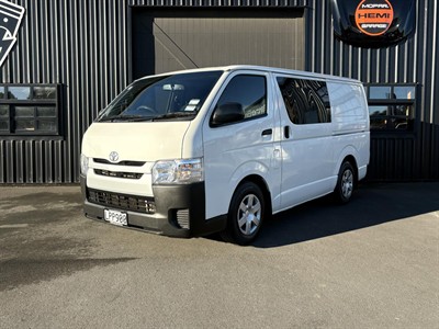 2018 Toyota Hiace - Thumbnail