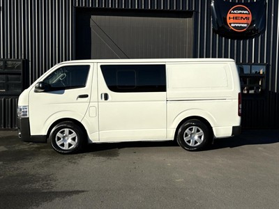 2018 Toyota Hiace - Thumbnail