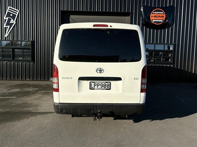 2018 Toyota Hiace - Thumbnail
