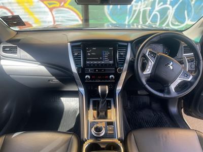 2020 Mitsubishi Pajero Sport - Thumbnail