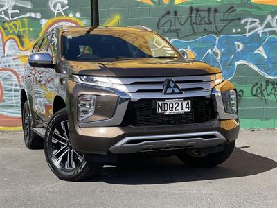2020 Mitsubishi Pajero Sport - Thumbnail