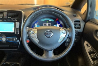 2017 Nissan Leaf - Thumbnail