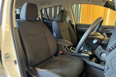 2017 Nissan Leaf - Thumbnail