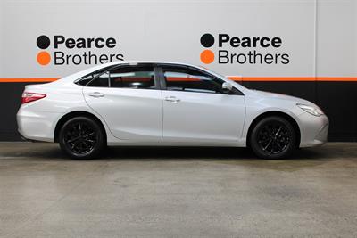 2017 Toyota Camry - Thumbnail