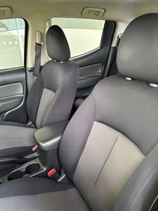 2016 Mitsubishi Triton - Thumbnail