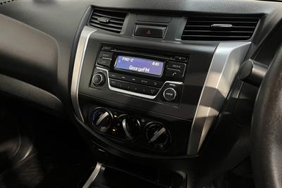 2016 Nissan Navara - Thumbnail