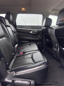 2018 Nissan Pathfinder - Thumbnail