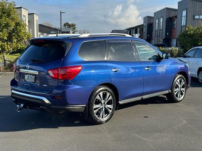 2018 Nissan Pathfinder - Thumbnail
