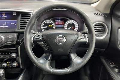 2017 Nissan Pathfinder - Thumbnail