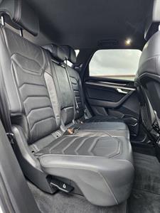 2020 Volkswagen Touareg - Thumbnail