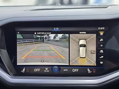 2020 Volkswagen Touareg - Thumbnail