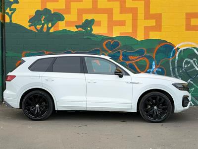 2020 Volkswagen Touareg - Thumbnail