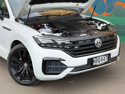 2020 Volkswagen Touareg - Thumbnail