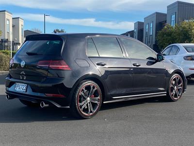 2018 Volkswagen Golf - Thumbnail
