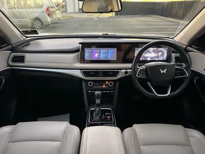 2024 Mahindra XUV700 - Thumbnail