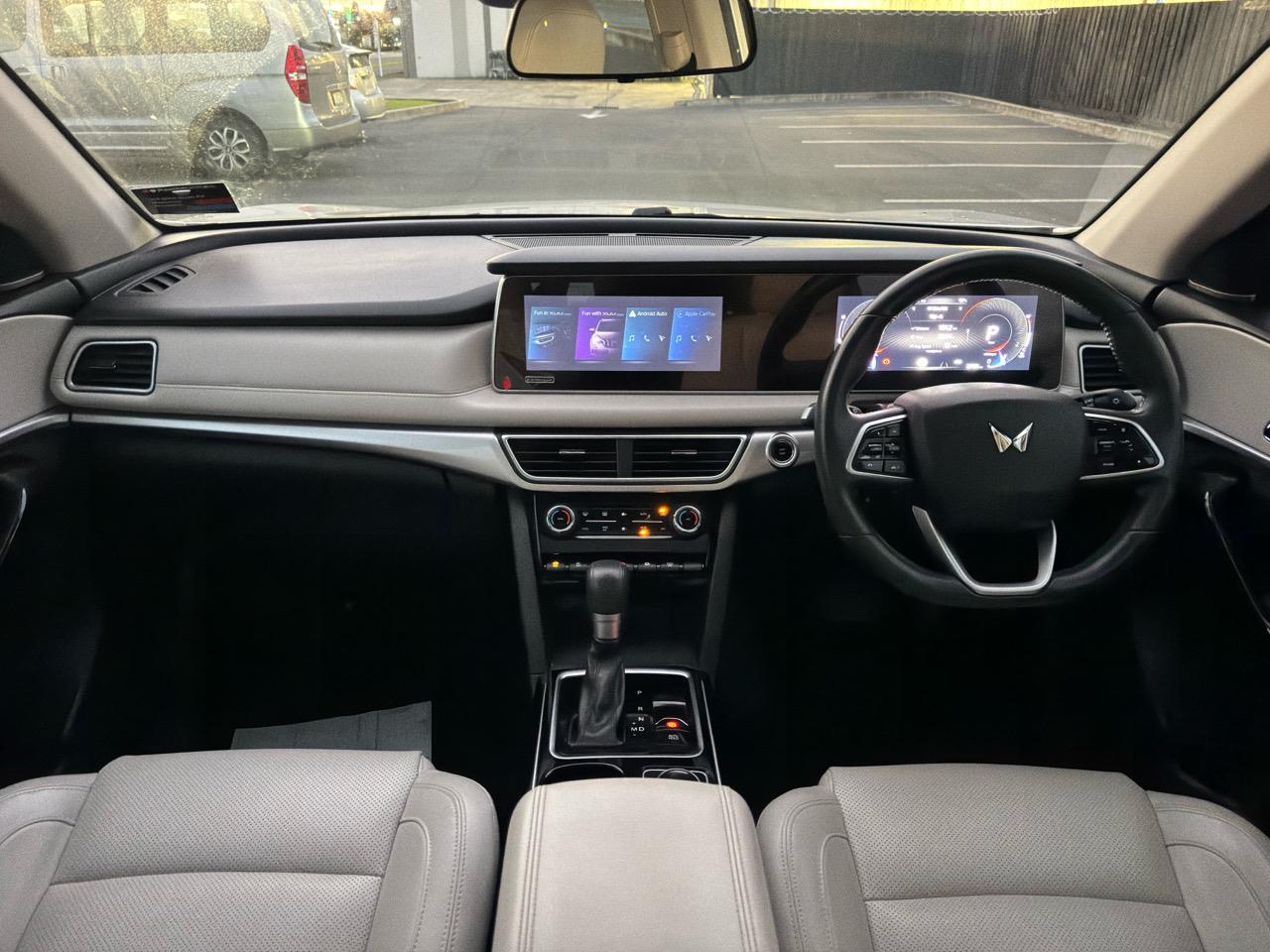 2024 Mahindra XUV700