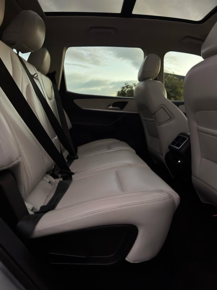 2024 Mahindra XUV700