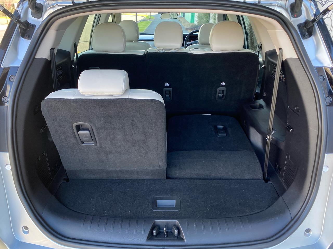 2024 Mahindra XUV700